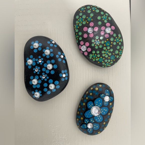 Bedazzled Rock Art - Picture 2 of 5